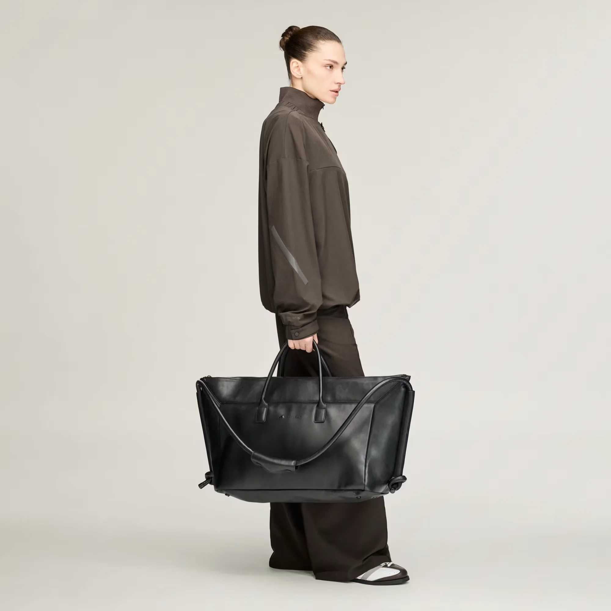 Bolso Adidas X Entire Studios Gym - Image 6