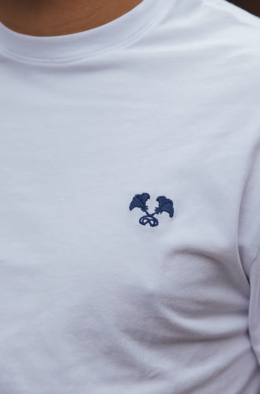 T-Shirt Blanca Para Hombre - Image 2