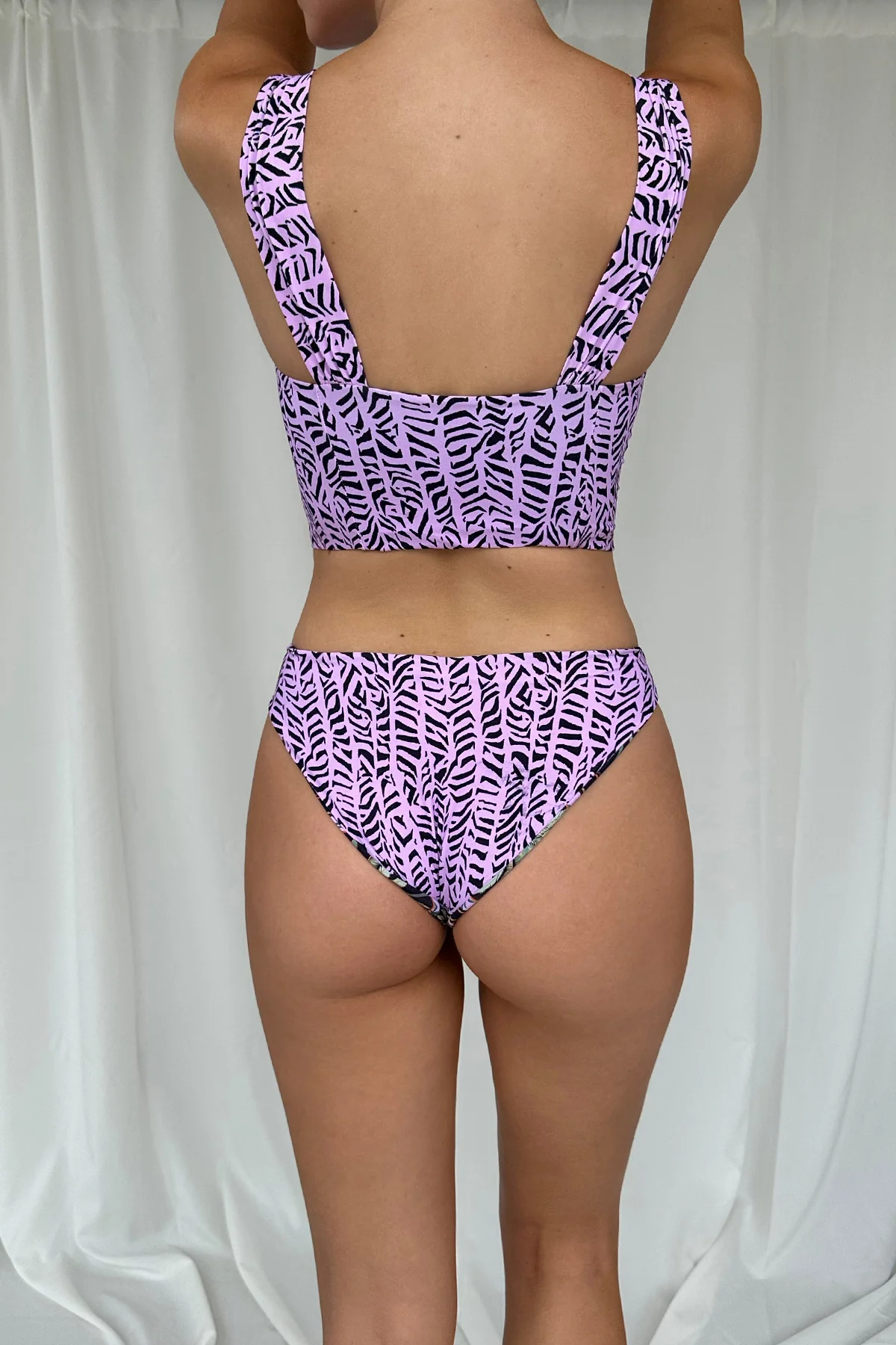 Crop Top Contrast Palm Loops Fancy - Image 3