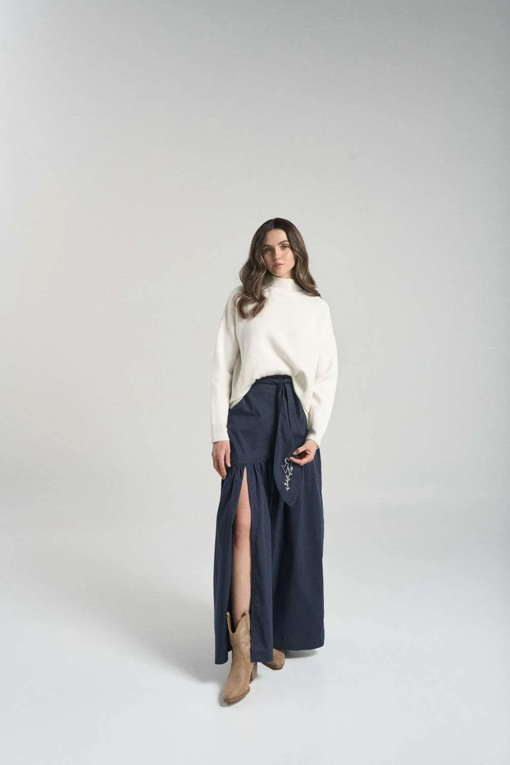 Falda Abertura - Image 2