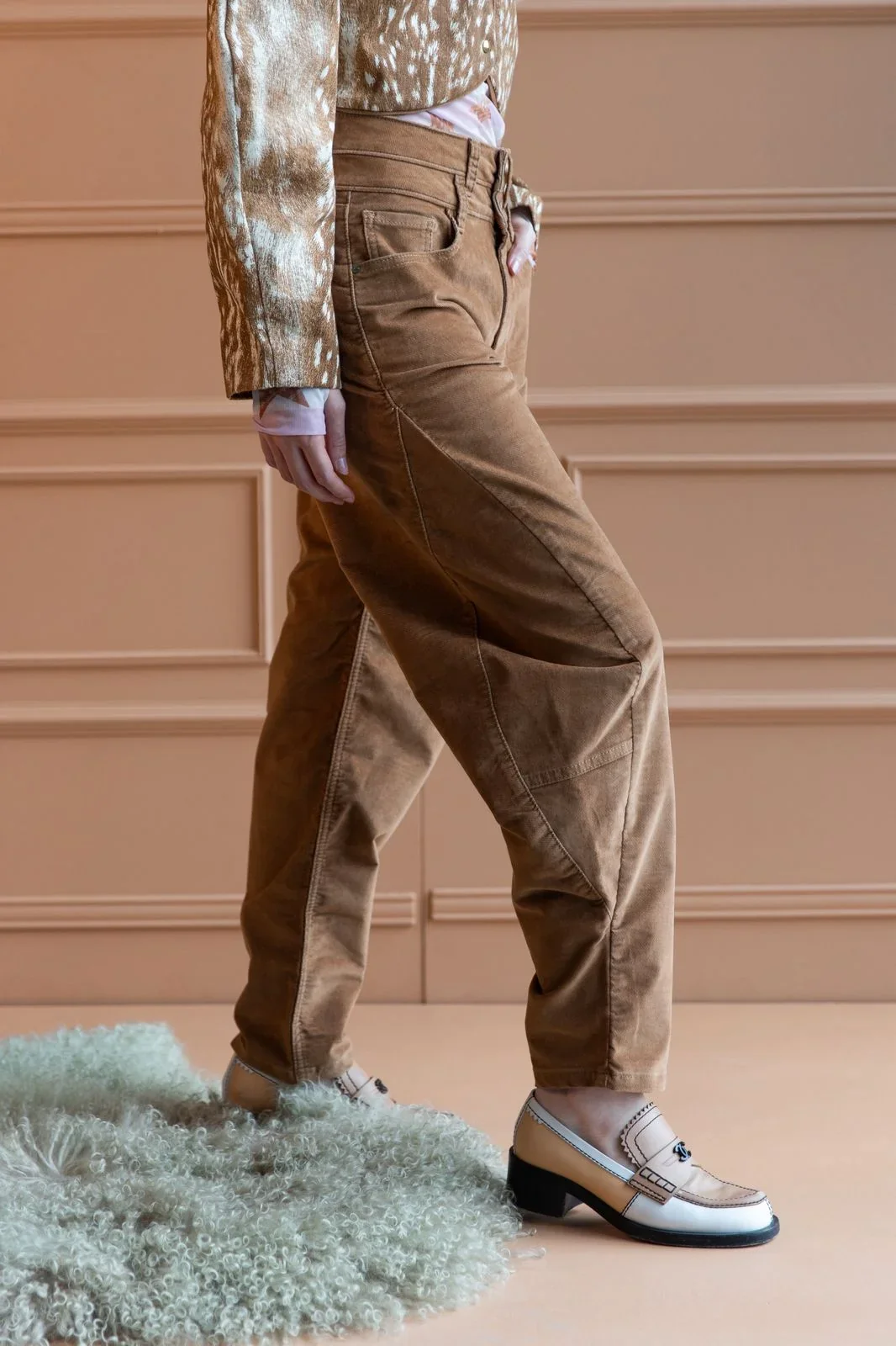 Jean Balloon Velvet Caramel - Image 4