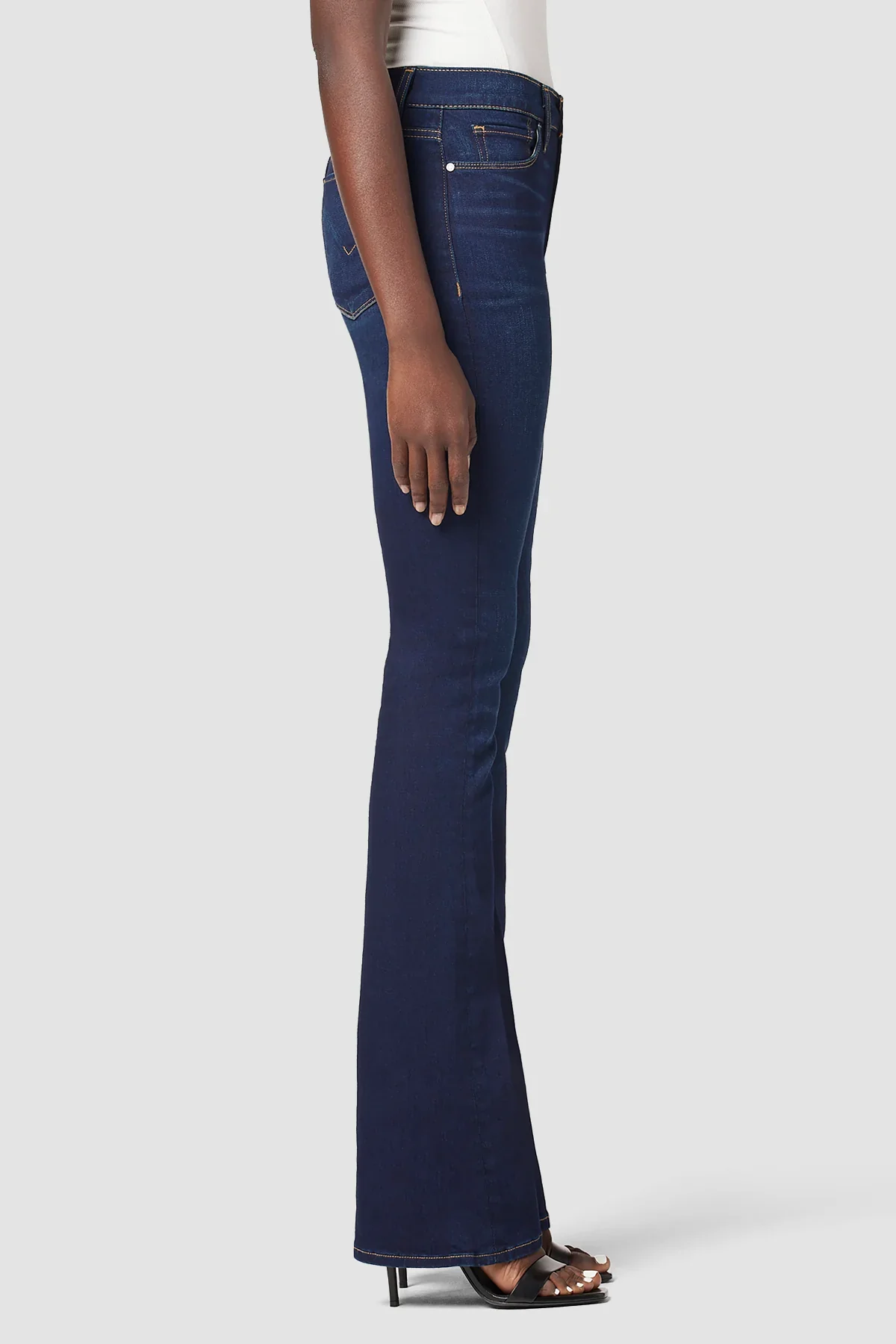 Jeans Barbara High Waist Bootcut Petite - Image 3