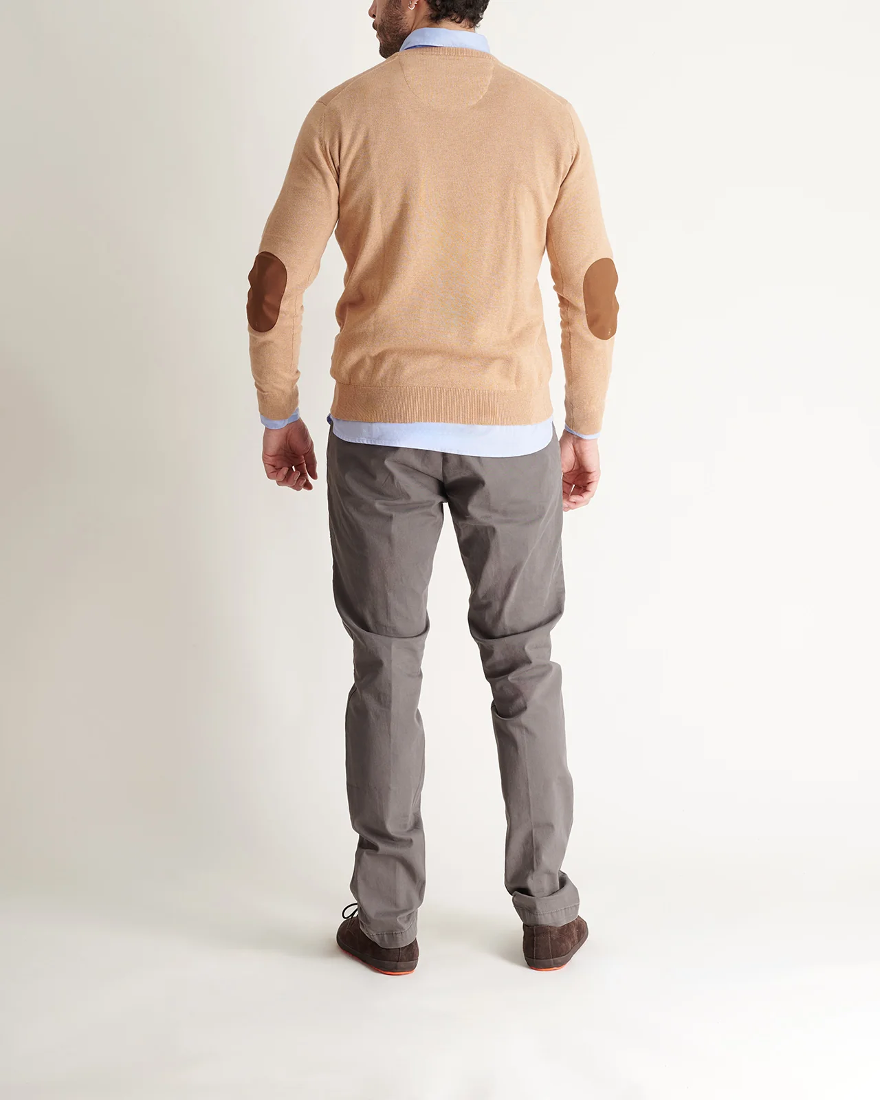 Sweater Cuello Pico Coderas - Image 3