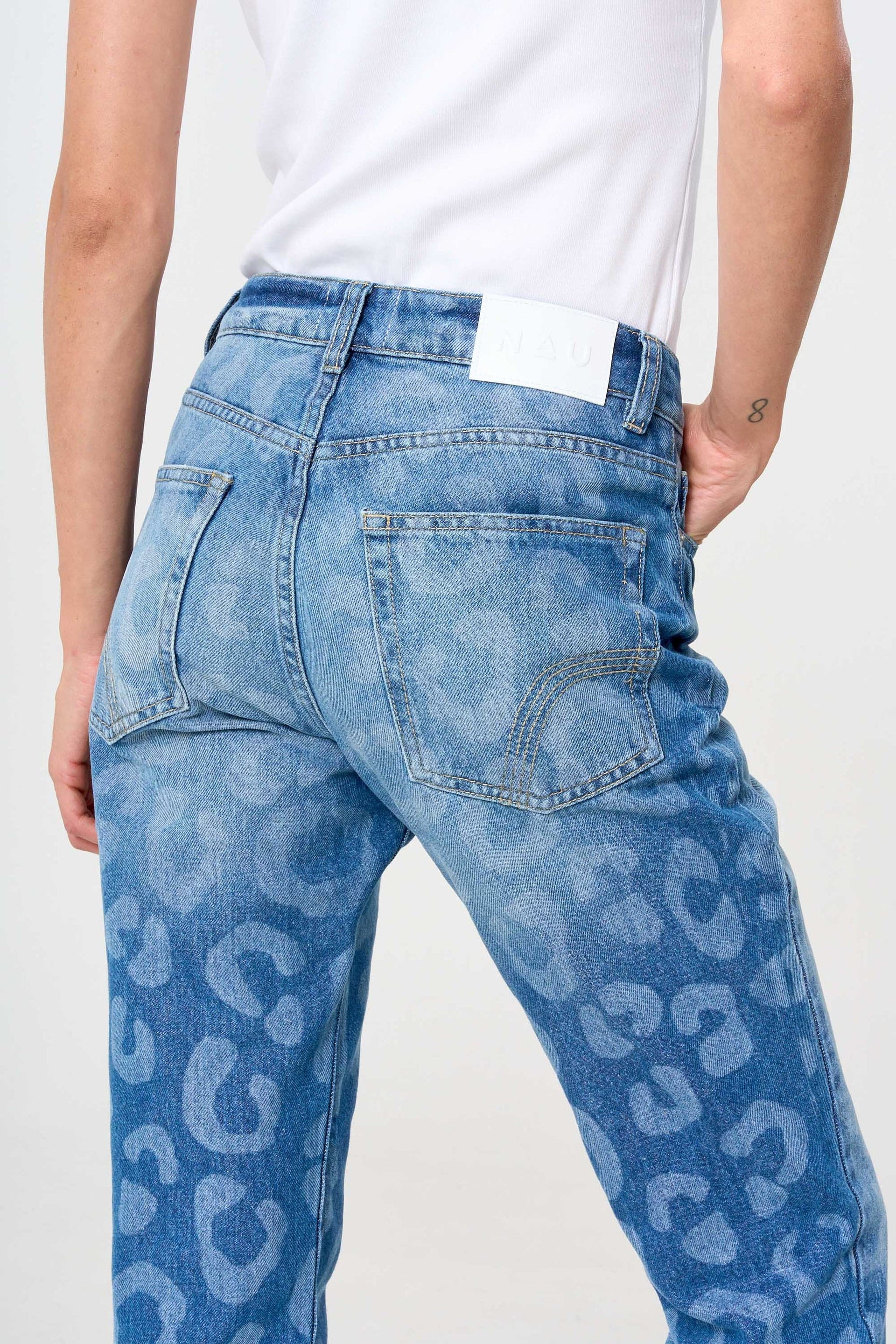 Pantalón Mom Leopardo - Image 4