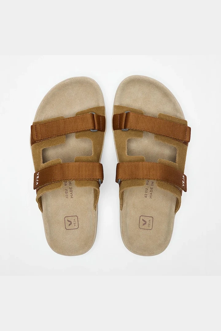 Sandalia Veja De Hombre Arpoador Suede Cognac - Image 2