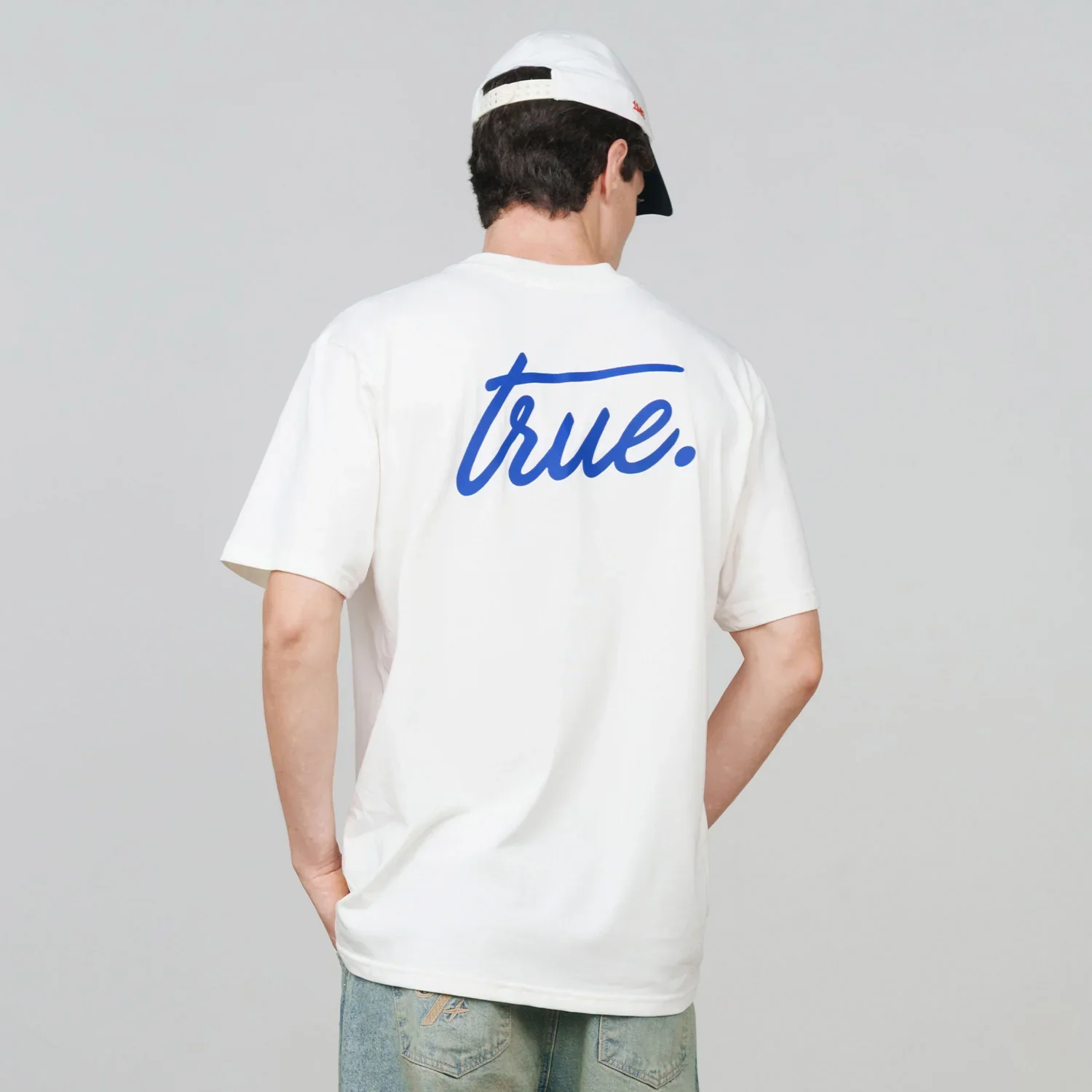 T-Shirt Cursive Logo Unisex - Image 7