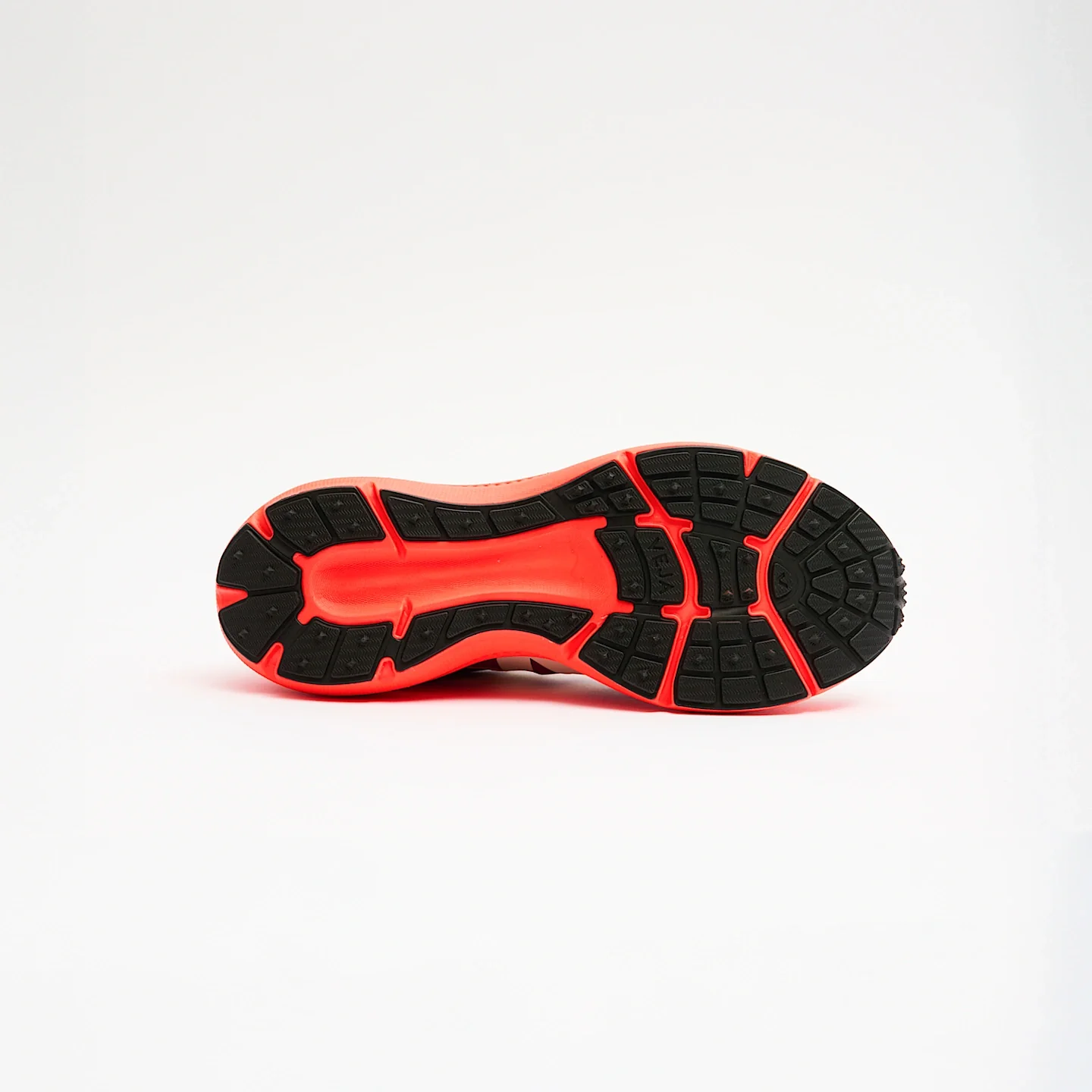 Tenis De Hombre Condor 3 Advanced Engineered-Mesh Gradient Orange Fluo - Image 4