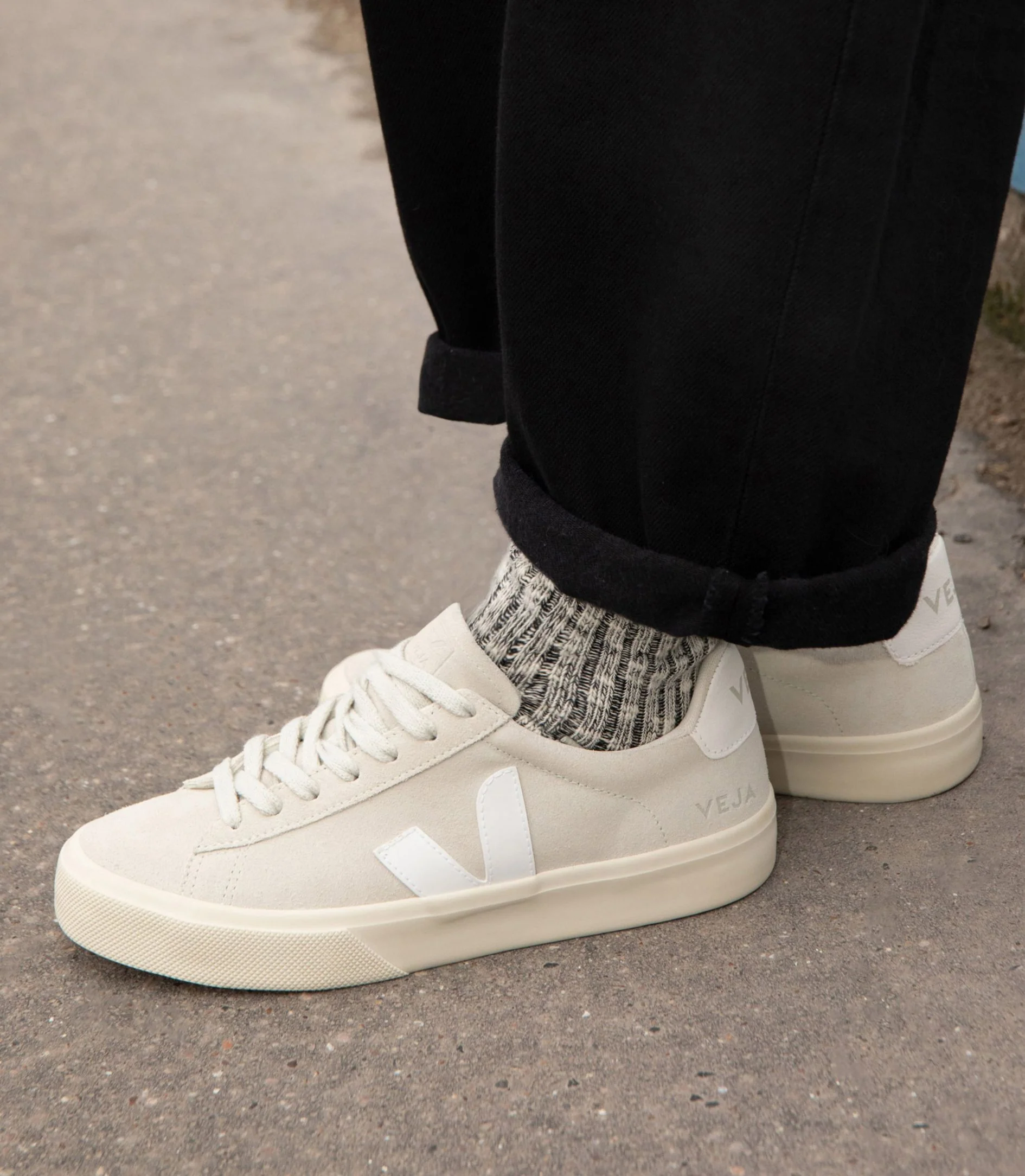 Tenis Veja de Mujer Campo Suede Natural - Image 4