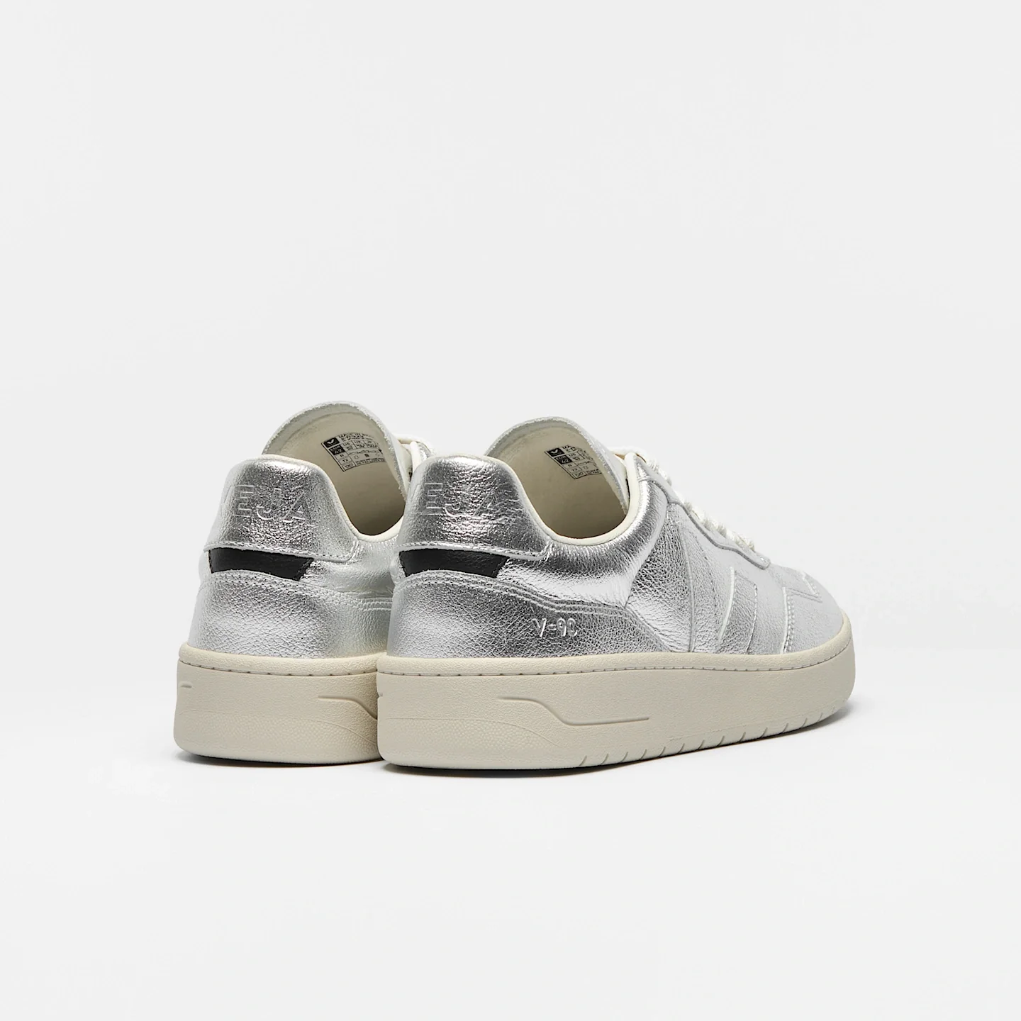 Tenis Veja De Mujer V-90 Leather Silver - Image 3