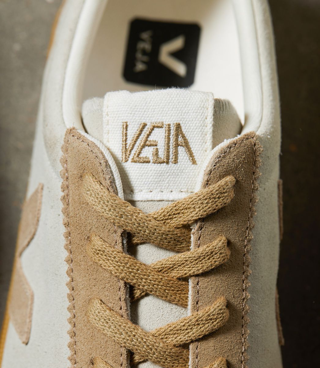 Tenis Veja de Mujer Volley Suede Natural Sahara - Image 3