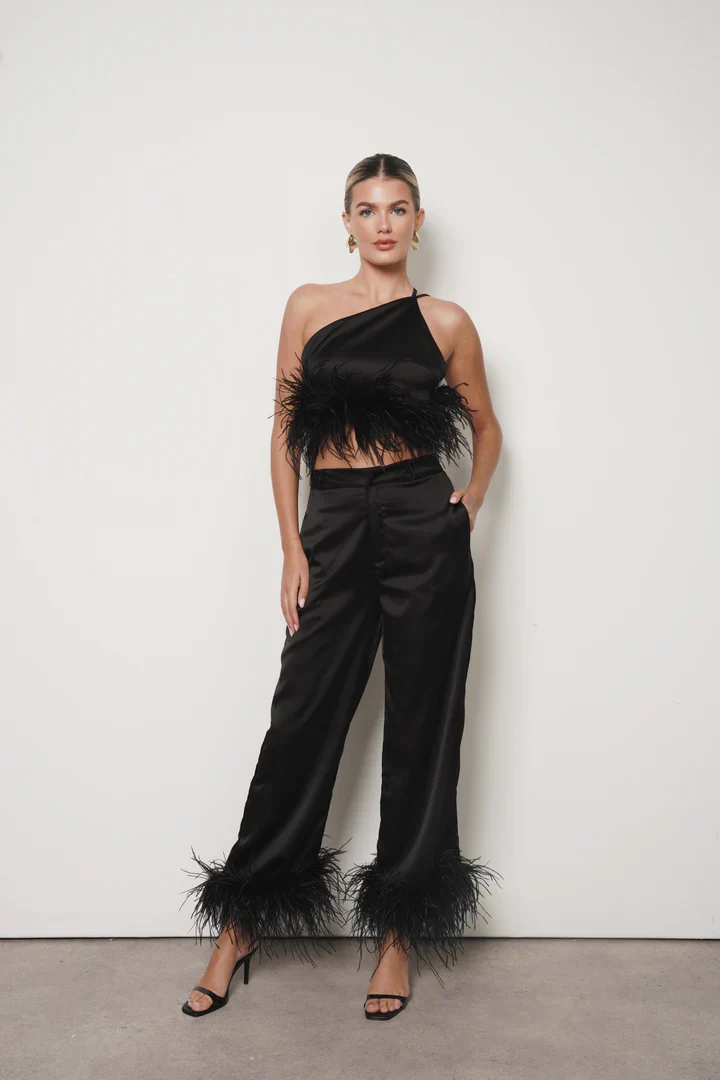 Top De Terciopelo Negro - Image 2