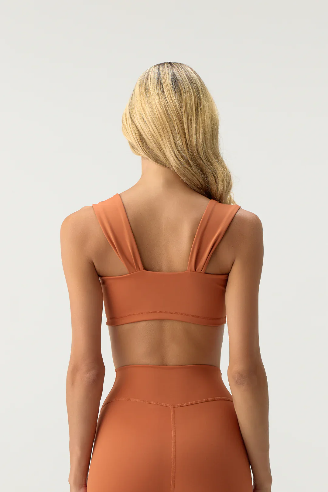 Top deportivo Saffron moon - Image 3