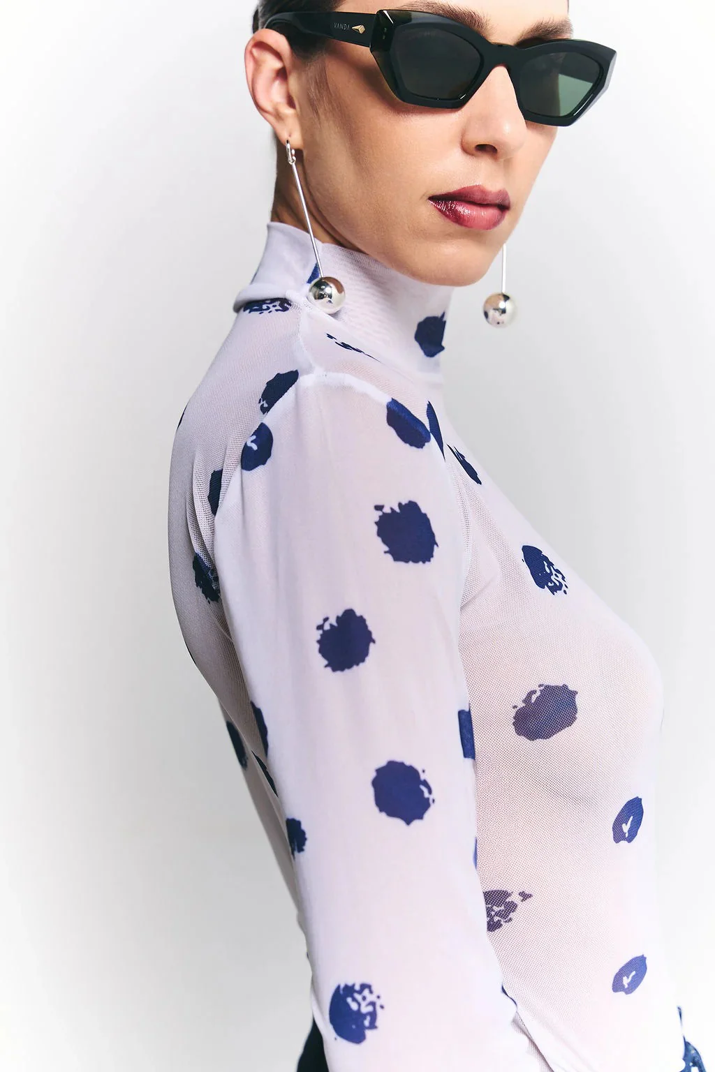 Top Mesh Finger Dots - Image 3