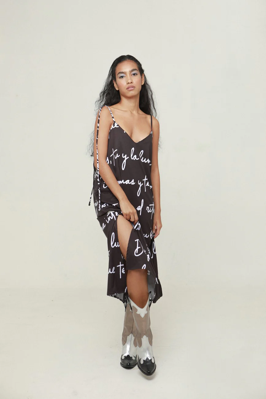 Vestido Slip Texto Maxi