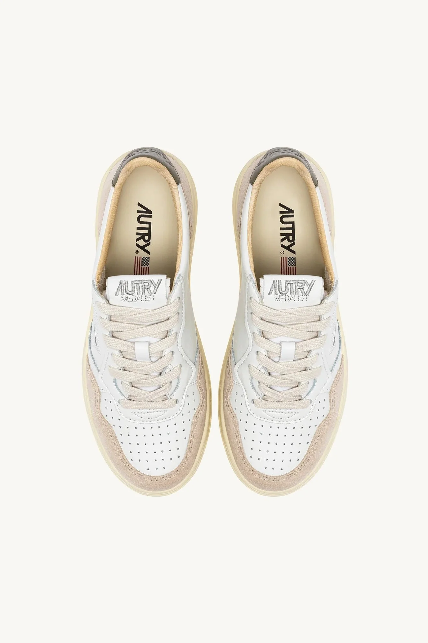 Tenis Medalist Low Leat Suede Mujer - Image 5