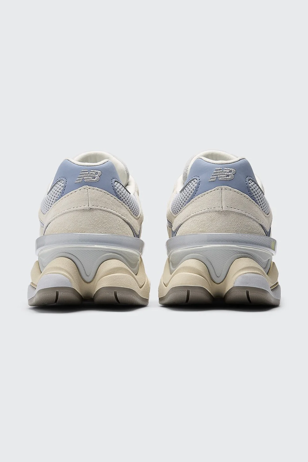 Tenis New Balance 9060 Pearl Grey Mujer - Image 4
